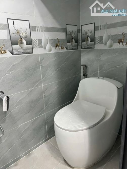 Bán nhà hẻm 3m Cách Mạng Tháng 8, Quận 3, 2 lầu, 1.99 tỷ - 8