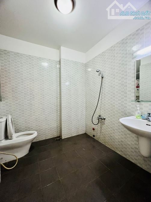 Q.GÒ VẤP) NHÀ NGON - GẦN MT PHẠM VĂN ĐỒNG - SÂN BAY TSN - 89M2 - 4 TẦNG - HẺM THÔNG - 7