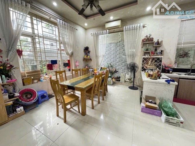 KHU ĐÔ THỊ Văn Quán Hà Đông  Dt 231m2,  4Tầng, Mt 10 m, giá 50 tỷ - 8