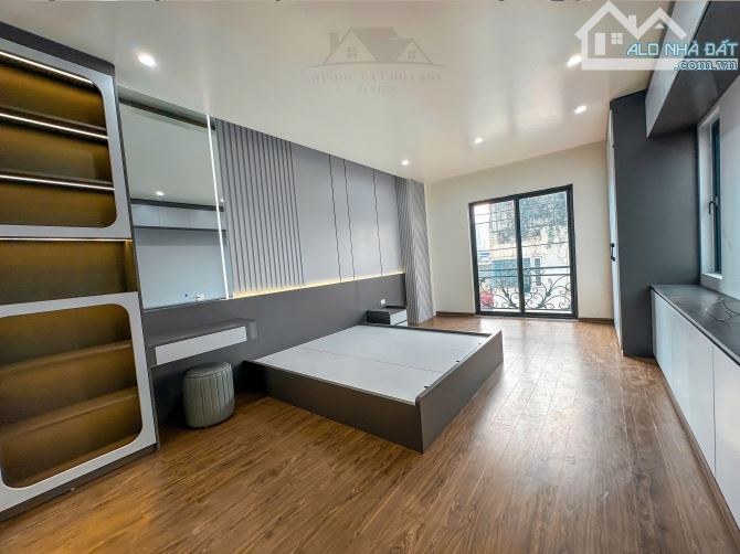 Siêu phẩm 6 tầng thang máy lô góc full nội thất mặt đường Đông Khê - 8