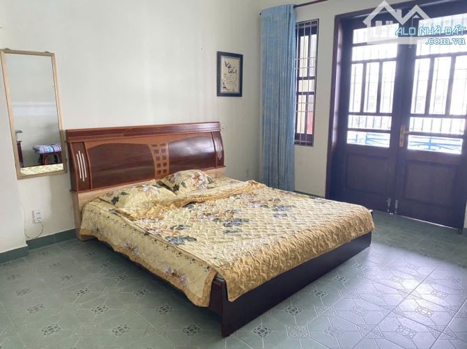 Bán nhà 3 tầng mặt tiền đường Sao Biển sát biển 98m2 giá 9.5 tỷ - 8