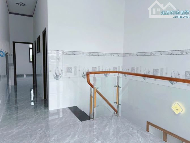 Nhà Định Hòa, Thủ Dầu Một, Bình Dương. Diện tích: 4 x 28 = 112m2, thổ cư 60m2 - 8
