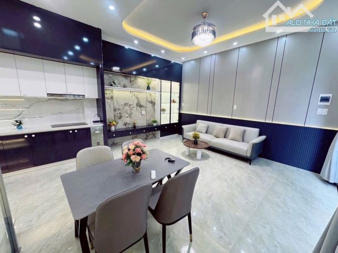 Nhà 3 tầng 3 mê xây mới Trần Cao Vân chỉ nhỉnh 4tỷ - 8
