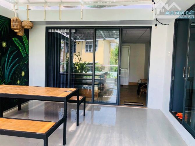 Bán nhà 3 mê mặt tiền đg 31/3 cach biễn 50m đang làm home stay giá 6ty300 - 9