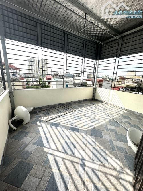 NHÀ MỚI DIỆN TÍCH RỘNG GIÁ NGON, CHỈ CẦN K THÍCH LÀ CHỦ CHO LÊN ĐƯỜNG, CHỦ THIỆN BÁN TẶNG - 9