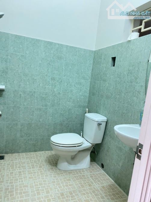Bán nhà 3 tầng mặt tiền đường Sao Biển sát biển 98m2 giá 9.5 tỷ - 9