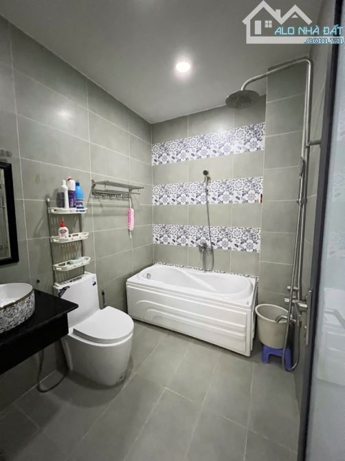 BÁN NHÀ ĐẸP QUẬN 8 - HẺM 184 ÂU DƯƠNG LÂN, P.3 - 9