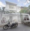Biệt thự sân vườn tại Nguyễn Văn Cừ - DT 135m2 MT khủng 7.6m - Giá đầu tư