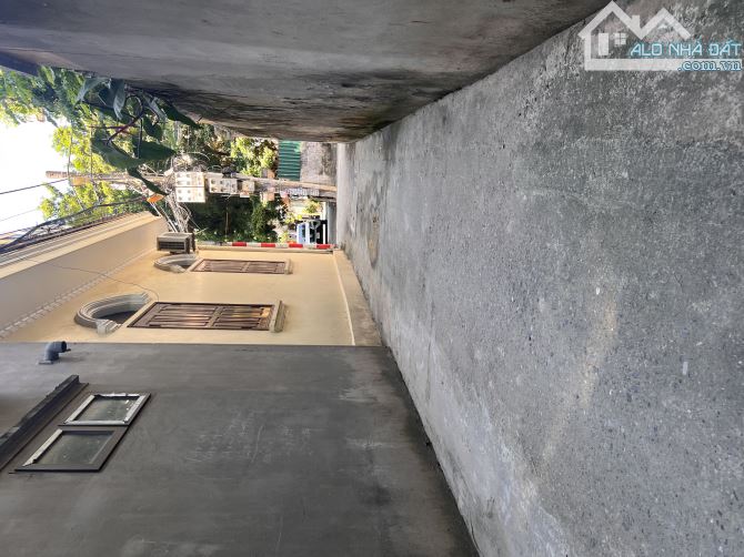 Bán đất Việt Hưng 60M Mt 5M cách mặt phố 20m, giá hơn 8 tỷ