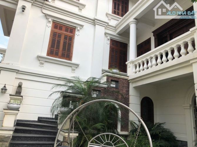 Bán Căn Biệt Thự  4 Tầng  DT 252M  Lê Hồng Phong Ngô Quyền HP