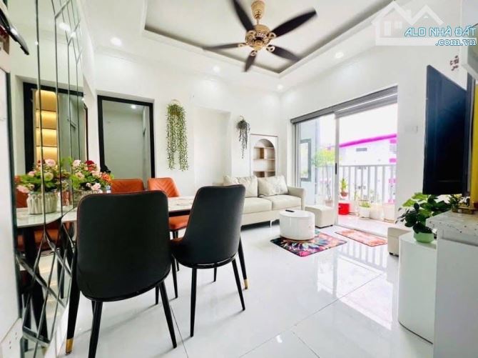 Bán nhà tập thể phố đặng văn ngữ ô tô đỗ cầu thang tk 5pn