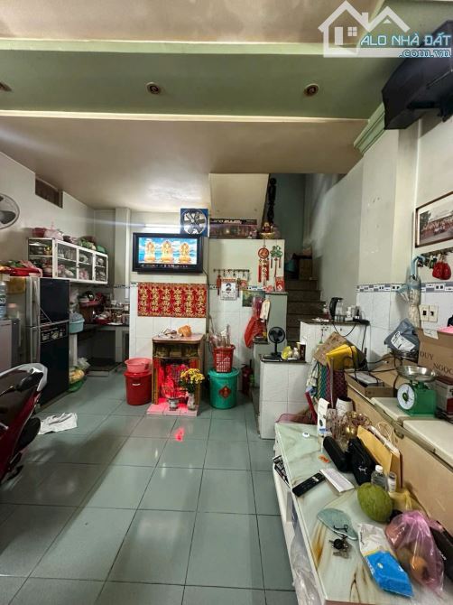 Bán nhà 4 tầng, BTCT kiên cố - Vào ở ngay - đường Huỳnh Mẫn Đạt, Q.5