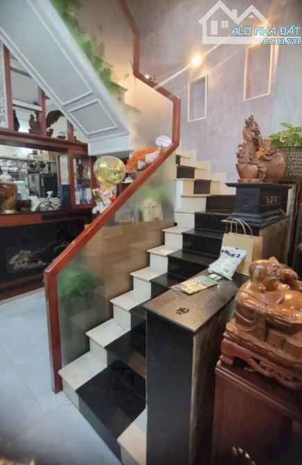 NHÀ BÁN HÊM ÔTÔ GẦN ÂU CƠ - KẾ BÀU CÁT - 4 TẦNG - 100M2. 10 TỶ NHỈNH