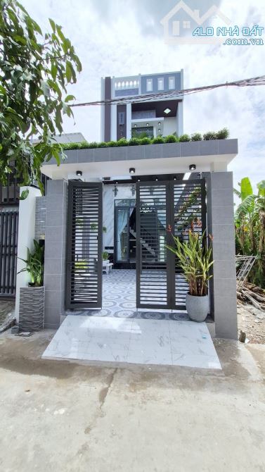 Bán  Nhà Trệt Lầu Mới Hoàn Thiện 4P Ngủ - Cách Bv Số 10 và Kdc Ecopak và QL 1A chỉ 500m,