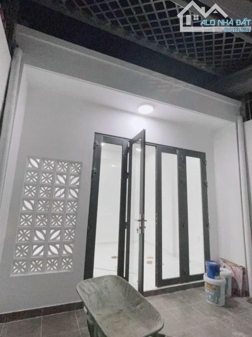 Bán nhà mặt tiền đối diện KĐT Vạn Phúc 69.3m2, tiện kinh doanh, giá chỉ 3.95 tỷ