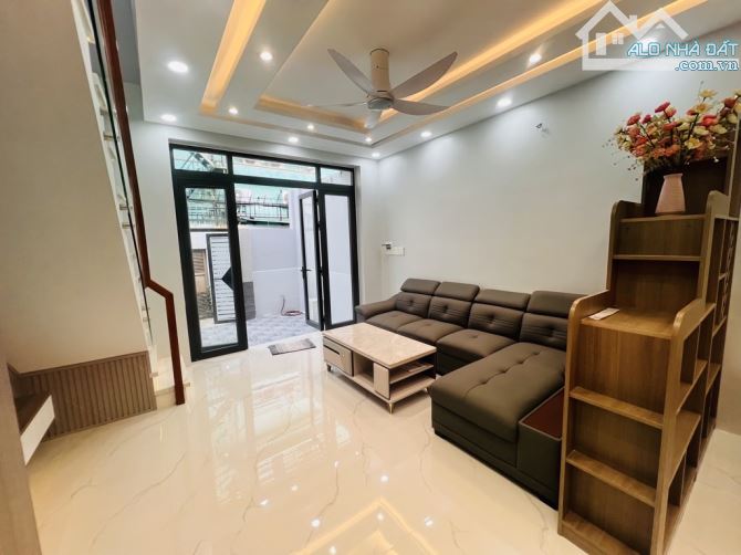 BÁN NHÀ MỚI 2 TẦNG BTCT - 4.8x25- 2TẦNG- FUL NỘI THẤT - GẦN HOÀNG QUỐC VIỆT QUẬN 7-7.8TỶ