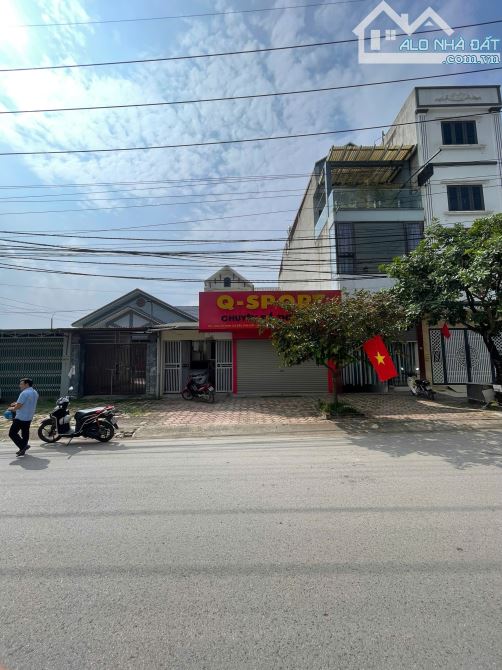Bán nhà Diện tích 200m² kinh doanh đẹp. Sổ đỏ pháp lý rõ ràng