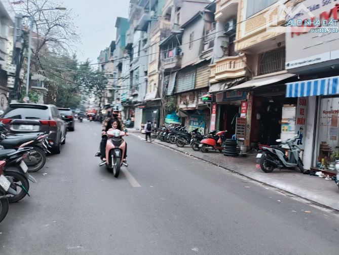 Bán nhà phố Nguyễn Cao, 14m2, 2 tầng cũ mặt phố kinh doanh, cửa hàng đang cho thuê