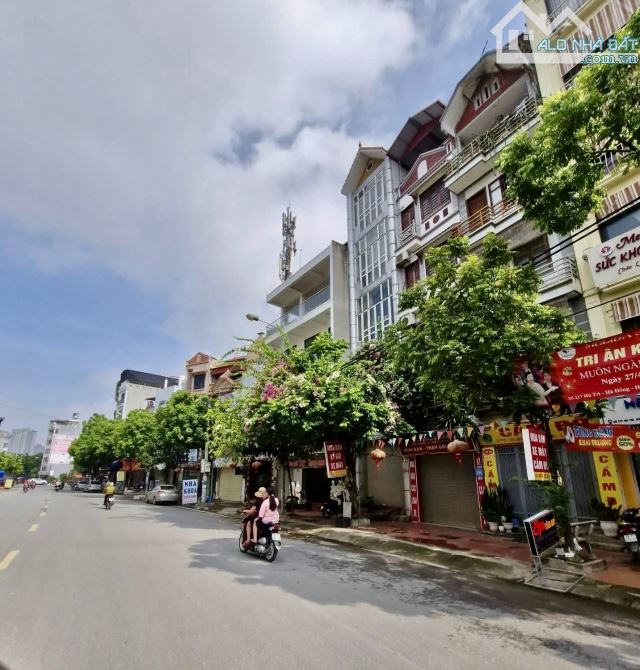 Bán nhà 60m2, 5 tầng, giá 21 tỷ. Ngã tư  đèn đỏ Nguyễn Viết Xuân- Ngô Thì Nhậm, Hà Đông. M