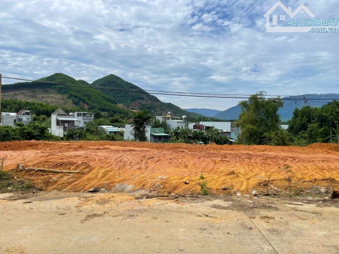 Đất làm farm 3800m2 cây lâu năm, gần đường DT602, gần khu sinh thái