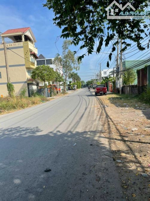 Bán gấpp..4,5 tỷ. Đất mặt tiền Huỳnh Mẫn Đạt P. Hoá An. 12x24m 320m. Sổ thổ cư. Đường 10m.