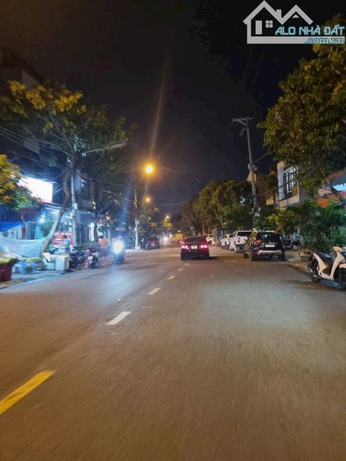 Bán đất tặng nhà 2 tầng đường 10M5 Trần Quang Khải , Sơn Trà , Đà Nẵng  ⭐⭐⭐⭐