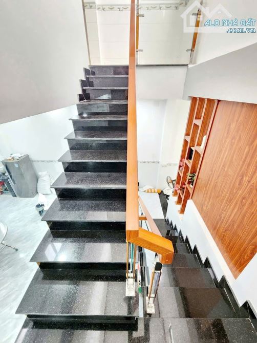 NP743 Bán nhà 1 trệt 1 lầu GX Hoà Bình Gần Trường Học Võ Trường Toản Ga Xe lửa Hố Nai - Gi