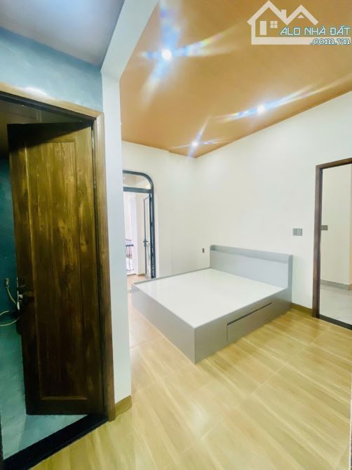 Nhà 2 tầng 121m2 sàn : 3pn + 3wc ở xóm 5 lại thế. chỉ : 2 tỷ 950tr