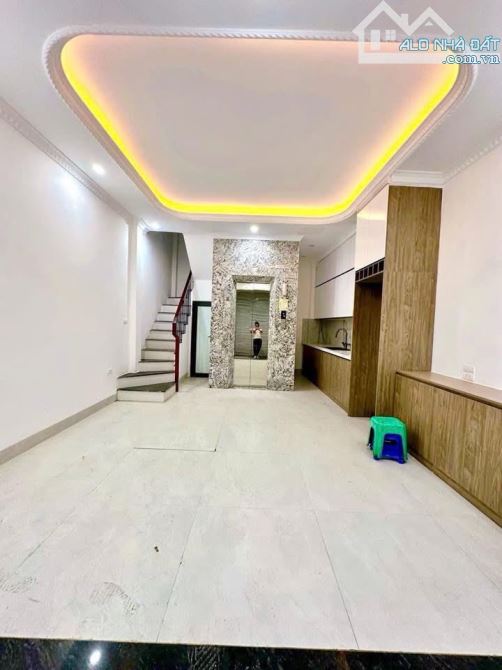Bán Gấp Nhà Phố Vạn Bảo - Lô Góc, 45m2, 5 Tầng, Thang Máy, Ô Tô Tránh!