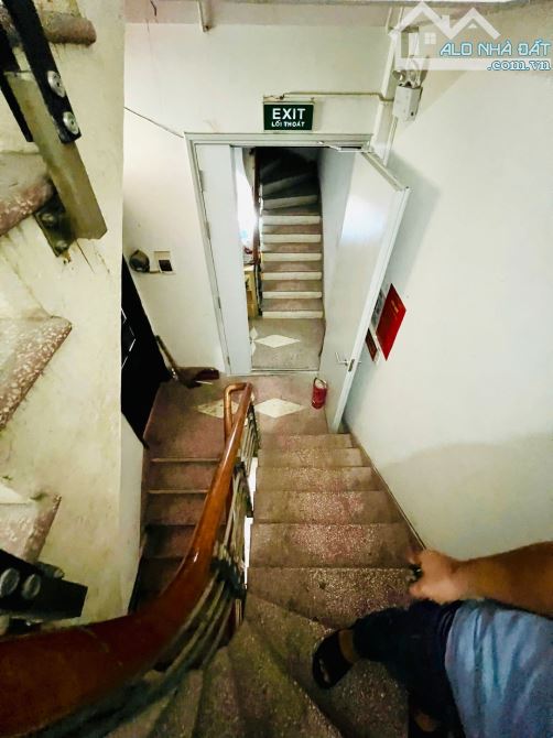 BÁN NHÀ LÔ GÓC VŨ NGỌC PHAN – Ô TÔ ĐỖ CỬA – KINH DOANH ĐỈNH – 44M² – GIÁ 15.8 TỶ