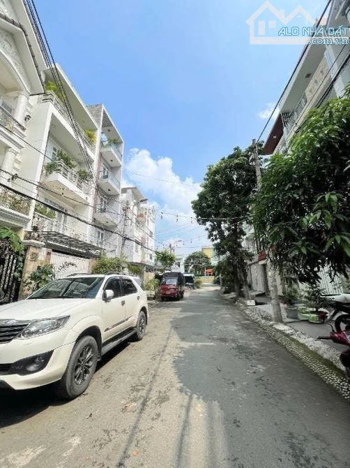 NHÀ MẶT TIỀN KINH DOANH KHU VIP TÊN LỬA NGANG 5M _100M2 3 tầng ,4PN - 5