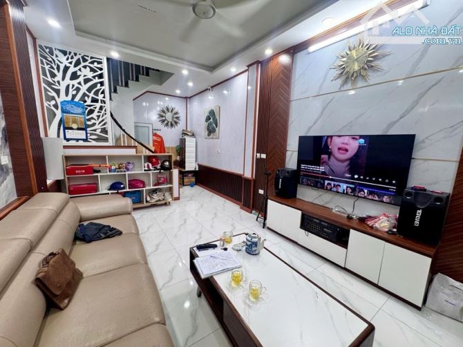 Phải thật nhanh mới còn Nhà siêu đẹp Quan Nhân 5m ra hồ 10m ra ô tô 5T 33m2 đủ nội thất