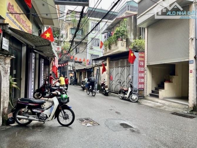 Bán nhà Phố Trần Khát Chân - ngõ thông - gần phố chính - nhà mới koong - 30m2 - nhỉnh 6 tỷ