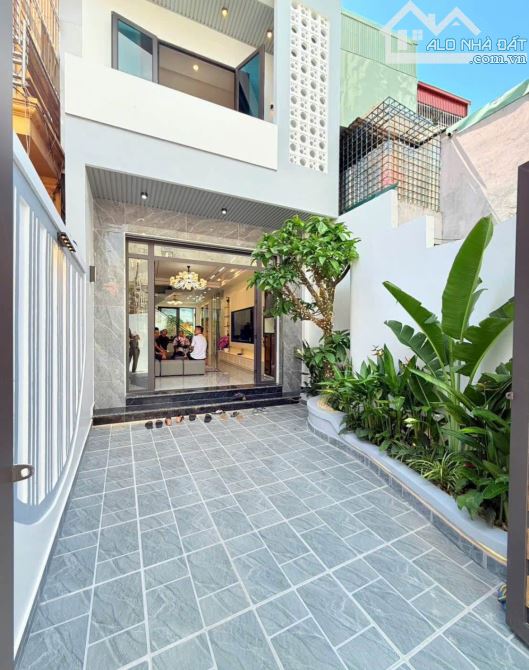 Bán nhà 4 tầng 108m phố Tô Hiệu. Xây mới cực đẹp