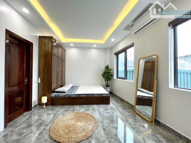 Toà CHDV Trần Bình, 82m2*7T, MT 9.2M, 18 phòng KK, ngõ KD, đủ GPXD/PCCC, dòng tiền 7%/năm!