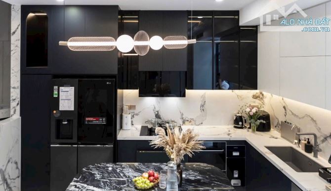 NHÀ ĐẸP THIẾT KẾ HIỆN ĐẠI CÓ THANG MÁY KĐT VCN