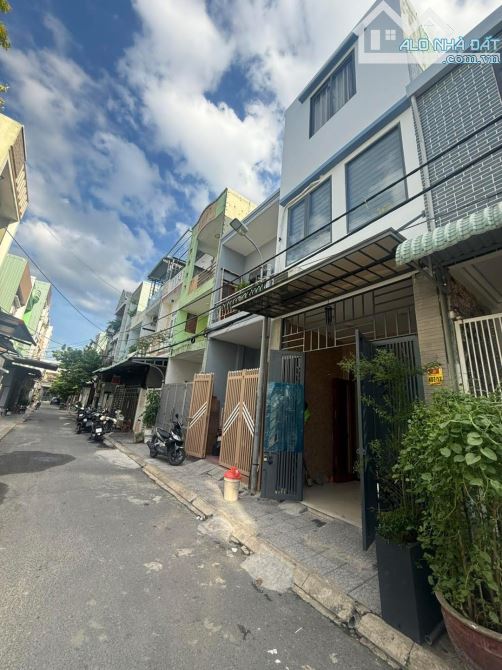 DUY NHẤT CÒN 1 LÔ - NGUYỄN CÔNG TRỨ