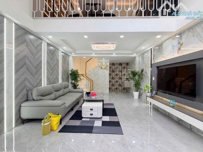 Bán nhà ngay Nguyễn Thái Sơn. Gò Vấp, Giá: 2 tỷ 810tr/68m2, sổ hồng riêng