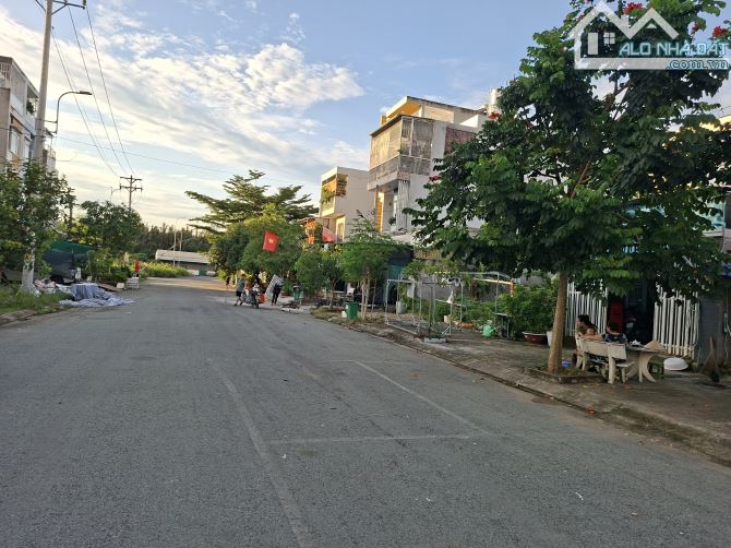 Bán nhanh đất thổ cư đường 20m Nguyễn Văn Tạo, Nhà Bè