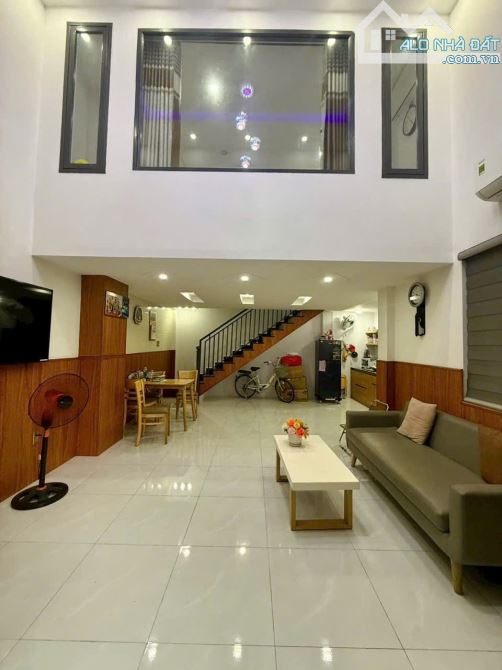 Nhà 2 tầng kiệt 3m Quang Dũng . DT:43m , ngang 6m . Giá : 3tỷ950 TL