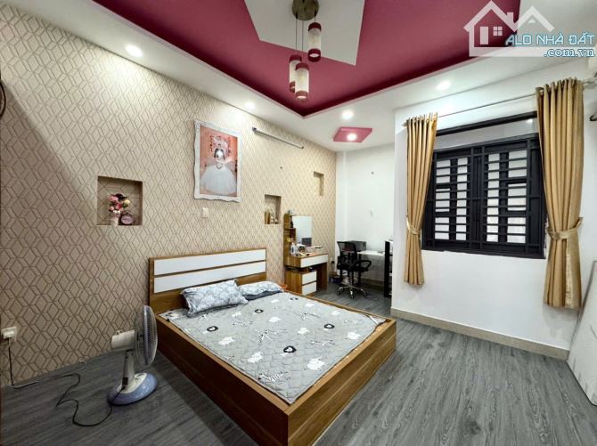 CHỈ 4TY6 - 55M2 NỞ HẬU - LẦU TRỆT - NGAY CÔNG VIÊN LÀNG HOA.