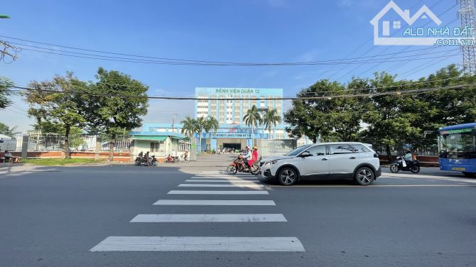 🔸CHỦ GIẢM SÂU 500 - MTKD ĐƯƠNG 2 CHIỀU 30m- VỈA HÈ 3m- NGAY BỆNH VIỆN Q12- 109m2