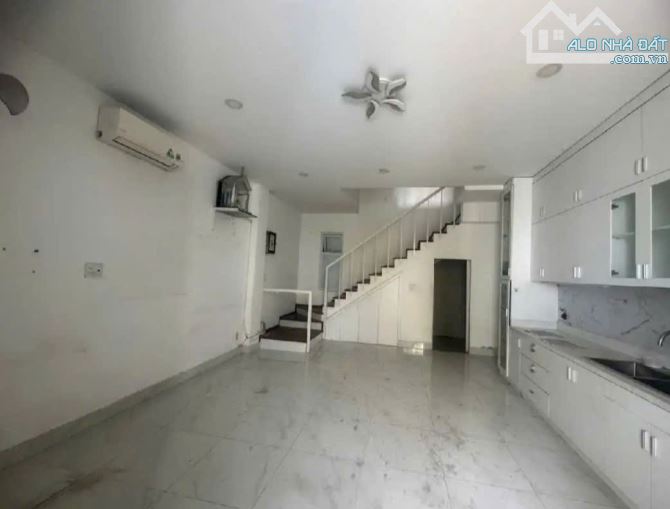 Bán nhà ngay đường số 11 Trường Thọ Trung tâm Thủ Đức