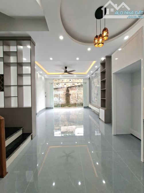Bán nhà 4 tầng xây mới độc lập lô góc ngõ 229 Miếu Hai Xã