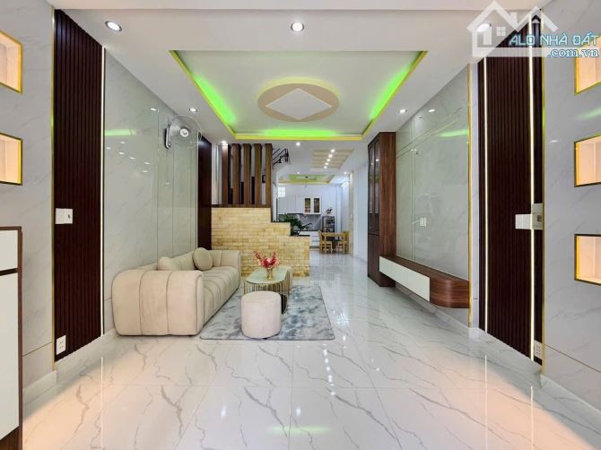 Bán nhà hẻm 1/, 51.2m2 ngay Hồ Văn Huê, Phú Nhuận. Giá: 4 Tỷ 225. SHR, hẻm xe hơi 5m
