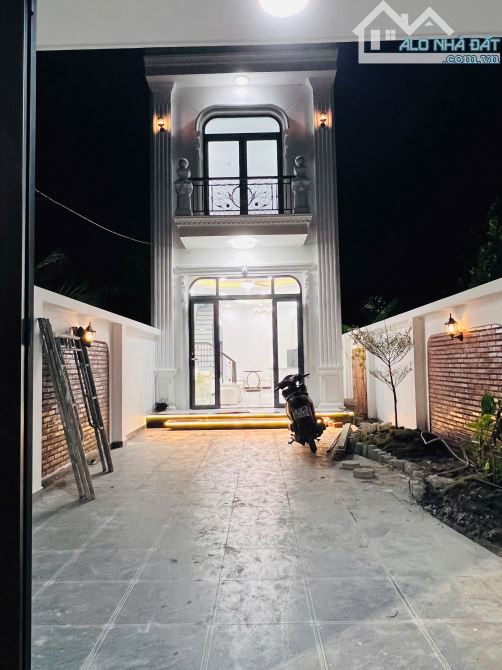 Bán nhà mới xây Phường Trung An cách Trần Văn Hiển đang làm 50m đường xe 7c vivu, khu dân