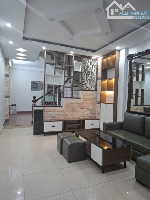 🏠 BÁN NHÀ VIỆT HƯNG LONG BIÊN  – 38M² – 4 TẦNG – 6.8 TỶ – GẦN Ô TÔ – NHÀ ĐẸP Ở NGAY