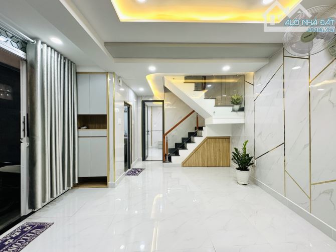 Nhà Phú Nhuận - 43m2 - 4 tầng 5PN - 10m ra mặt tiền xe hơi tránh - Đoàn Thị Điểm - 8,3 tỷ