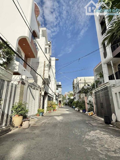 Bán Nhà, Hòa Bình, Tân Phú Giáp Q.11, 70M2, Hẻm 6M, Chỉ Hơn 6 Tỷ