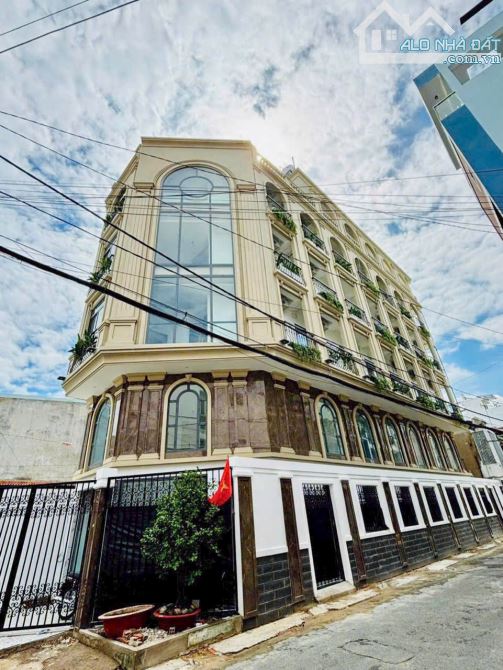 Bán khách sạn góc 2 MT Thoại Ngọc Hầu Tân Phú, DT 6.5x28m CN 175m2, giá 39.9 tỷ
